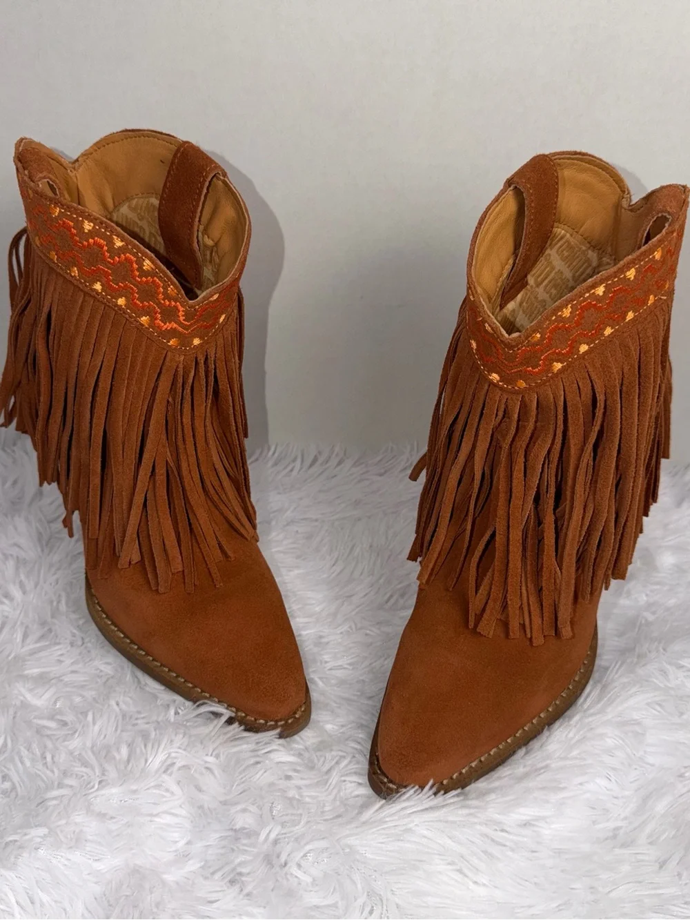 Dingo Women's Brown Suede Tapadero Snip Toe Bootie with Fringe